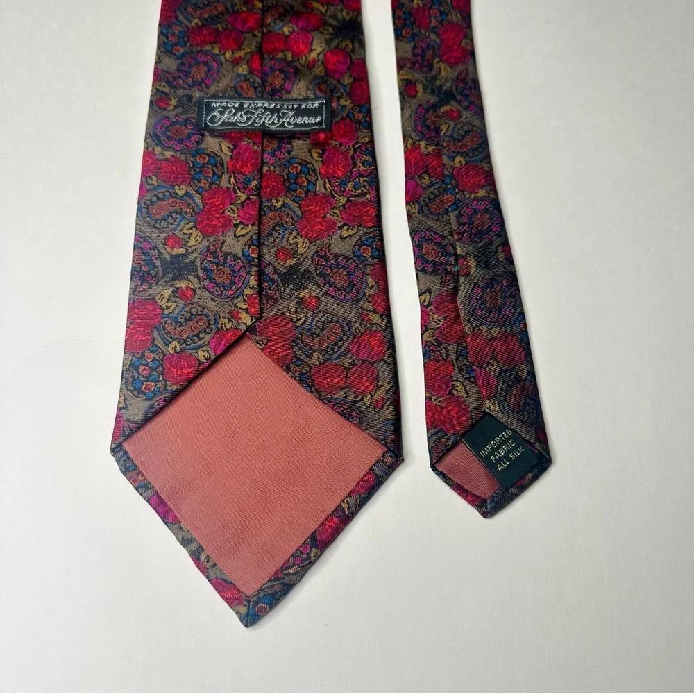 Luxury SAKS FIFTH AVENUE Exclusive Bold Red & Tan Floral All Silk Classic Tie
